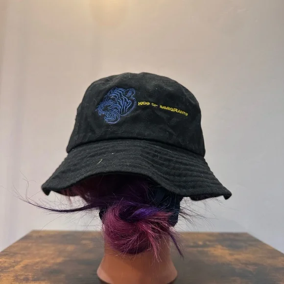 All are 15$ unless stated otherwise - Picture 4 of 16